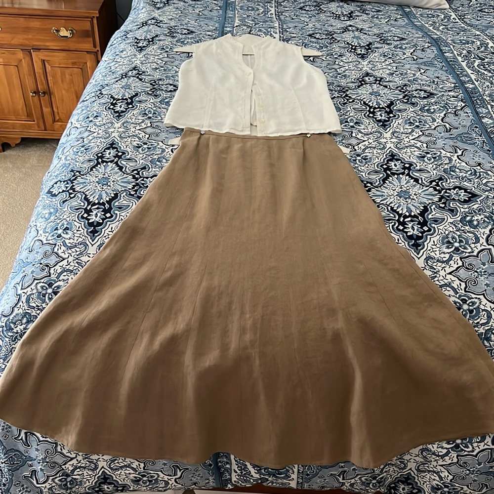 Linen blouse and skirt